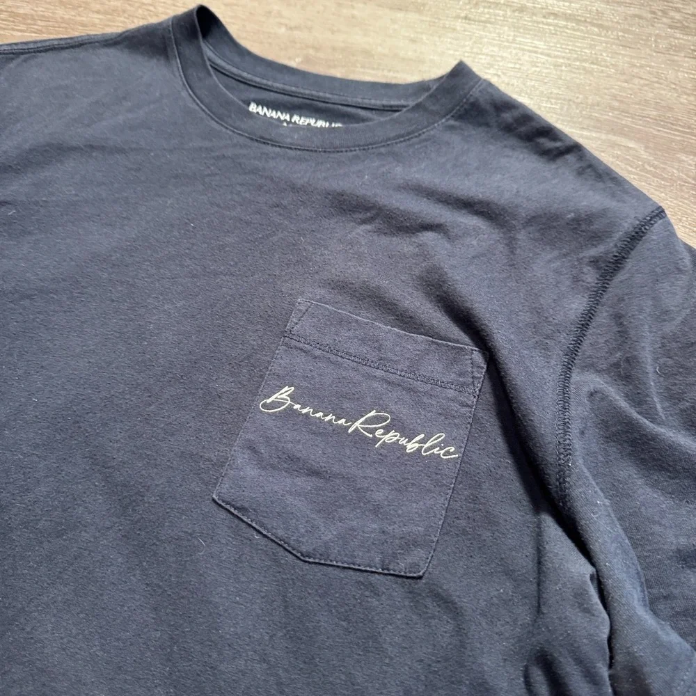 Banana Republic T-Shirt Mens Medium Black Cotton Into The Amazon Heritage Tee